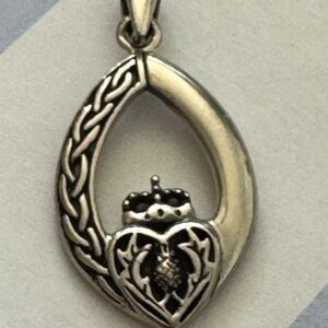 Celtic knot Claddagh Silver Pendant